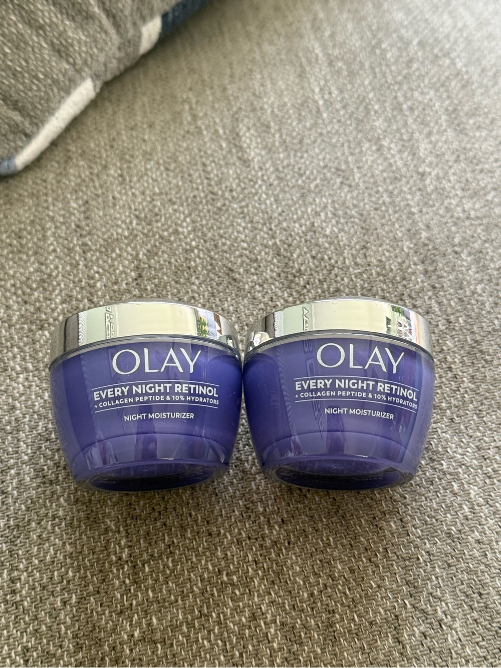 2 pack OLAY Every Night Retinol Night Moisturizer - Purple jars (2)